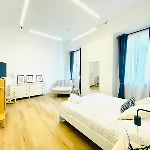 Ostello Larios, Málaga